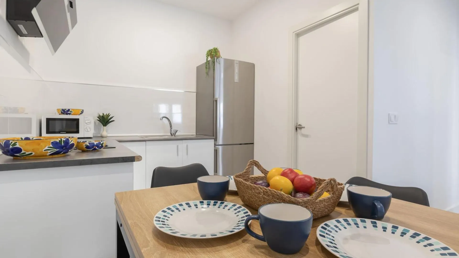 Apartamentos New Market L-Ll Marbella 0*,  Spain