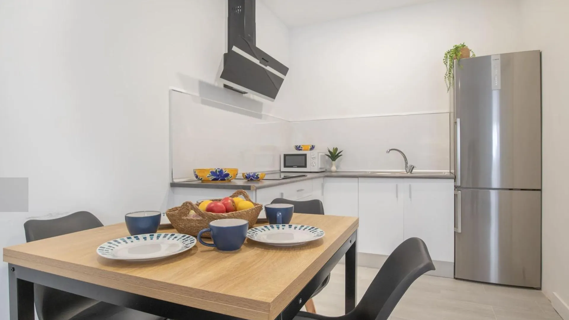Apartamentos New Market L-Ll Marbella Spain