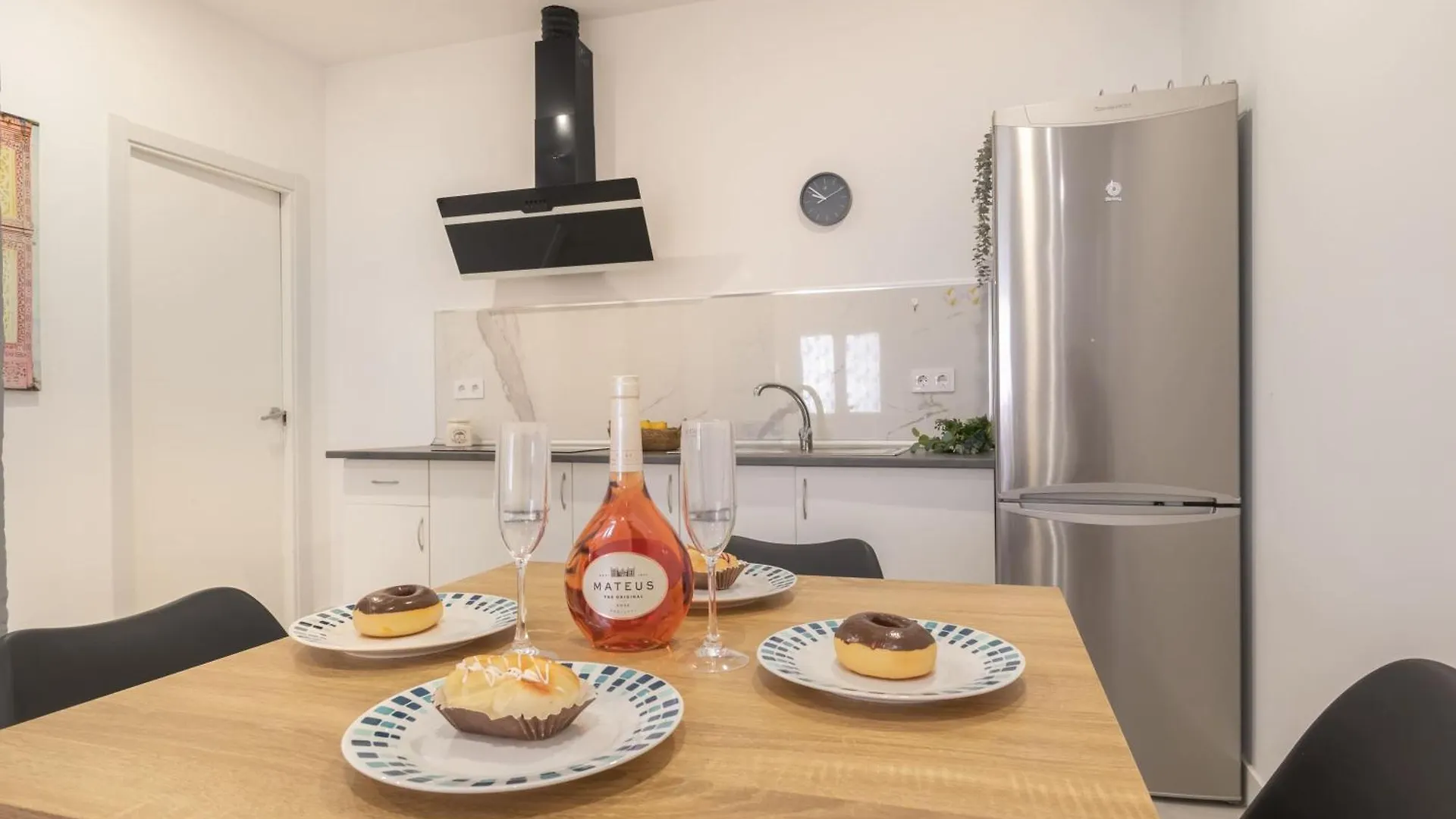 Apartamentos New Market L-Ll Marbella 0*,